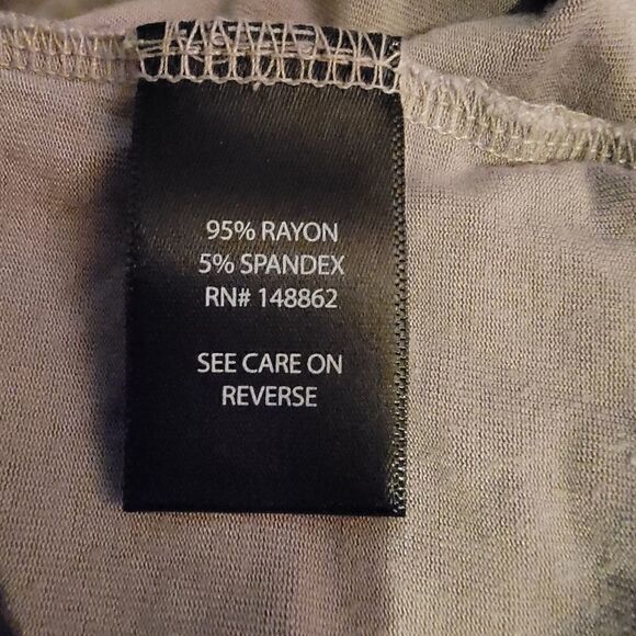 Torrid SUPER SOFT PEBBLE GREY LONG SLEEVE LATTICE TEE size 2 - Picture 9 of 9